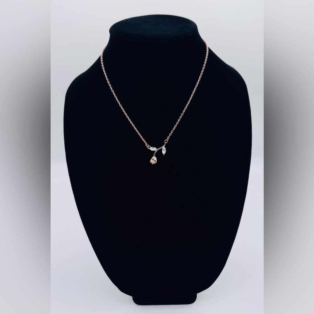 Gold Plated Crystal Rose Pendant Necklace | 18in | NWT - Picture 1 of 3